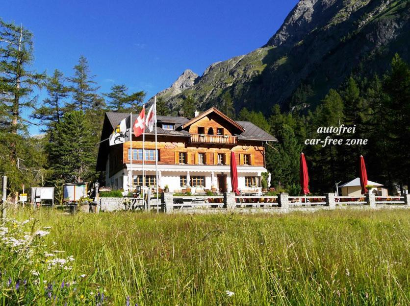 Gasthaus Spinas Bever Exterior photo