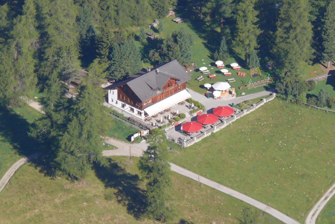 Gasthaus Spinas Bever Exterior photo